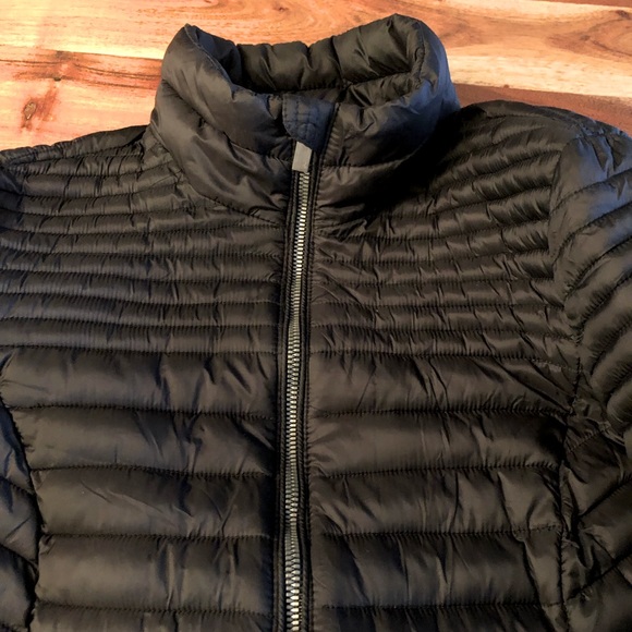 Ladies fitted jacket. Size small. Perfect for spring/fall. Never worn! - Picture 2 of 7